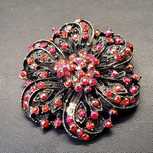 Unbranded Flower Brooch Women OS‎ Red Gunmetal GOOD Rhinestone Floral